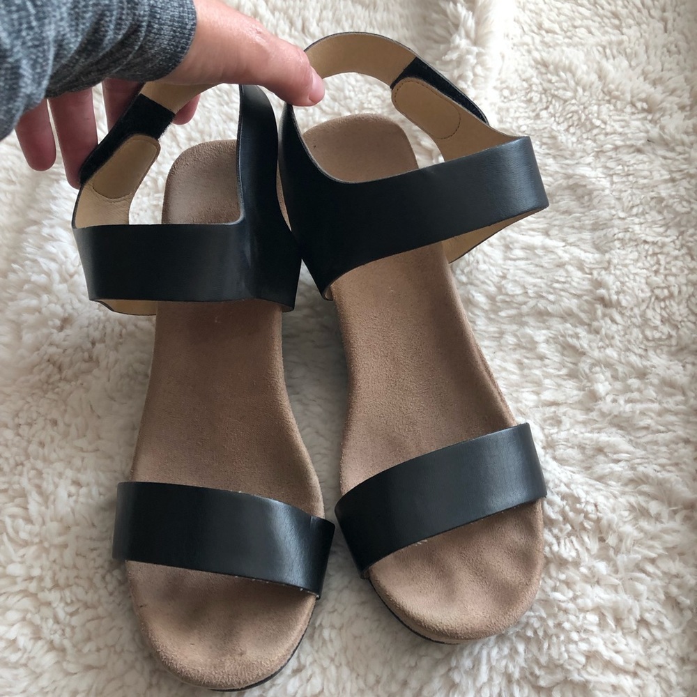 Super Cute Wedges! - Picture 2 of 3
